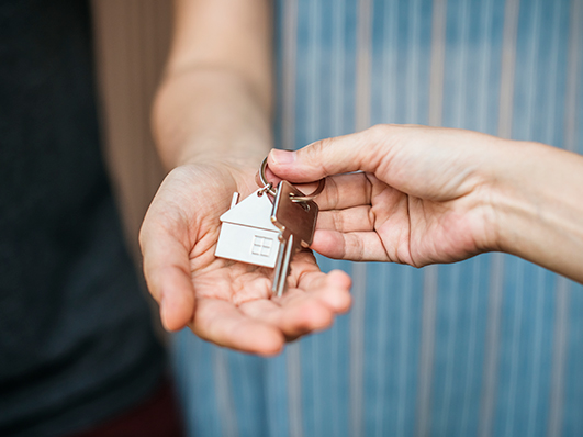 Comprar um apartamento na planta tem muitas vantagens. O preço é menor nessa fase de vendas, a valorização é constante e muitas outras. Mas o ponto negativo é que muitos clientes receiam sofrer com prejuízos (além de muita dor de cabeça) até a entrega das chaves. Existe uma lei que trabalha para garantir essa entrega oferecendo a possibilidade de patrimônio de afetação. Já ouviu falar? É um regime de gestão financeira opcional para incorporadoras e que traz mais segurança jurídica e financeira ao negócio. A Mampei Funada oferece essa vantagem para os compradores dos imóveis da empresa. Continue lendo no blog e saiba mais!